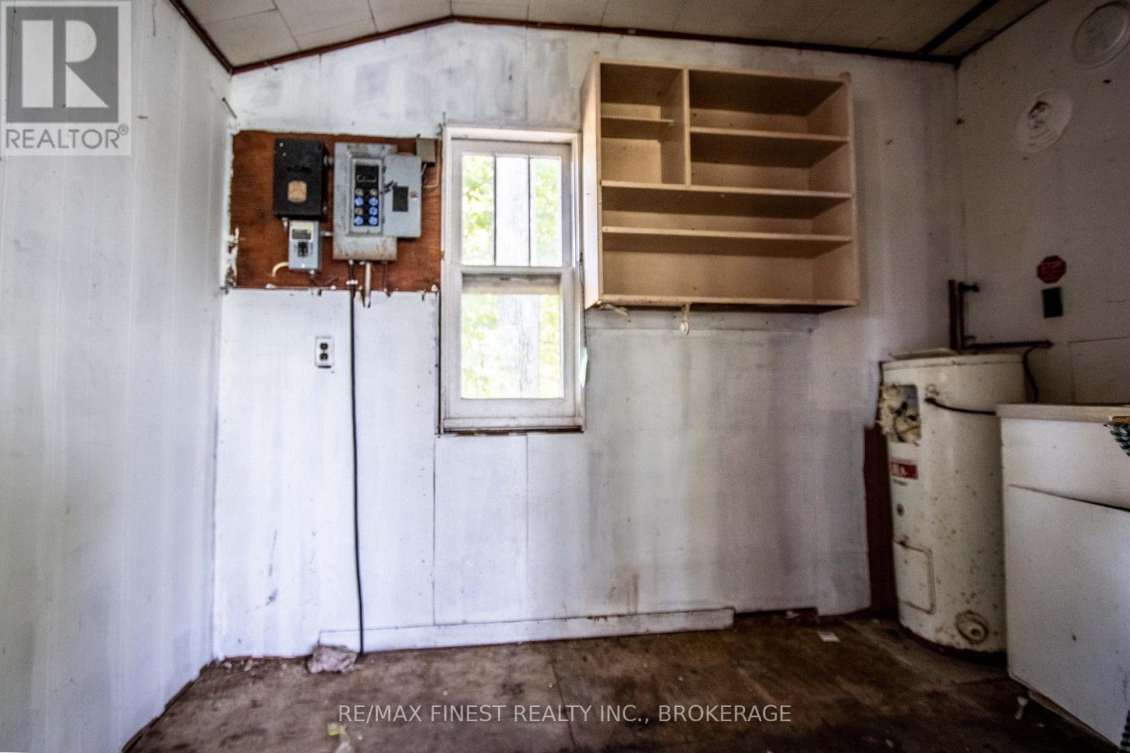 4049 HIAWATHA LANE - 32