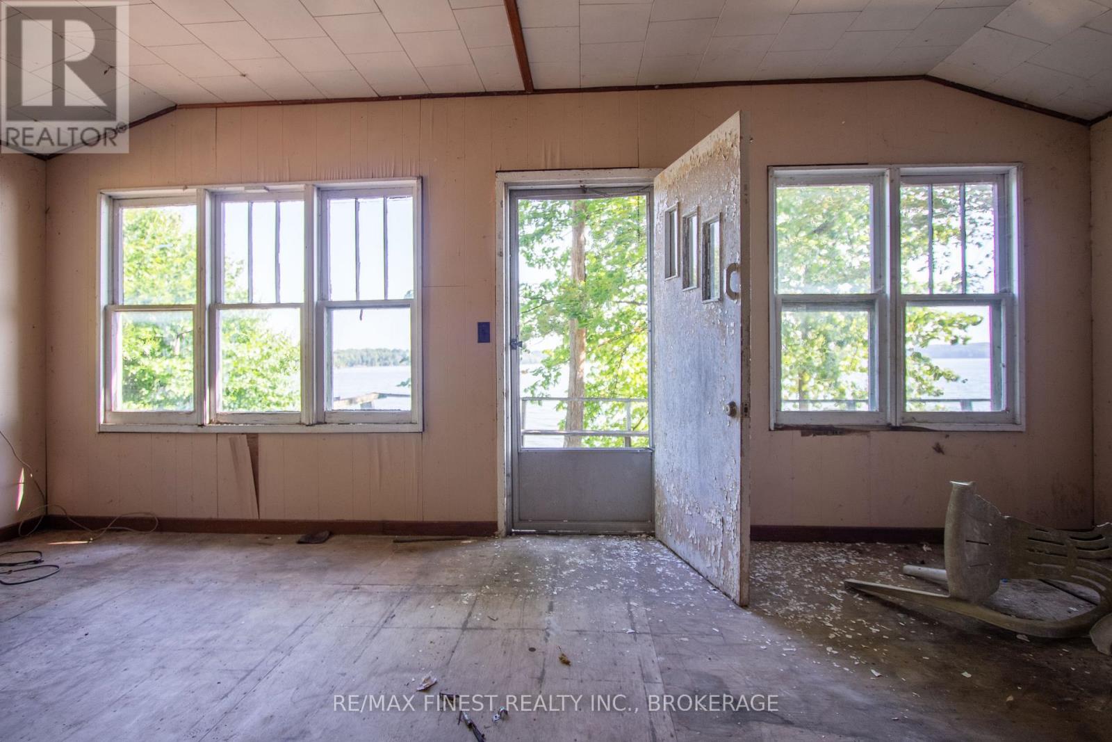 4049 HIAWATHA LANE - 25