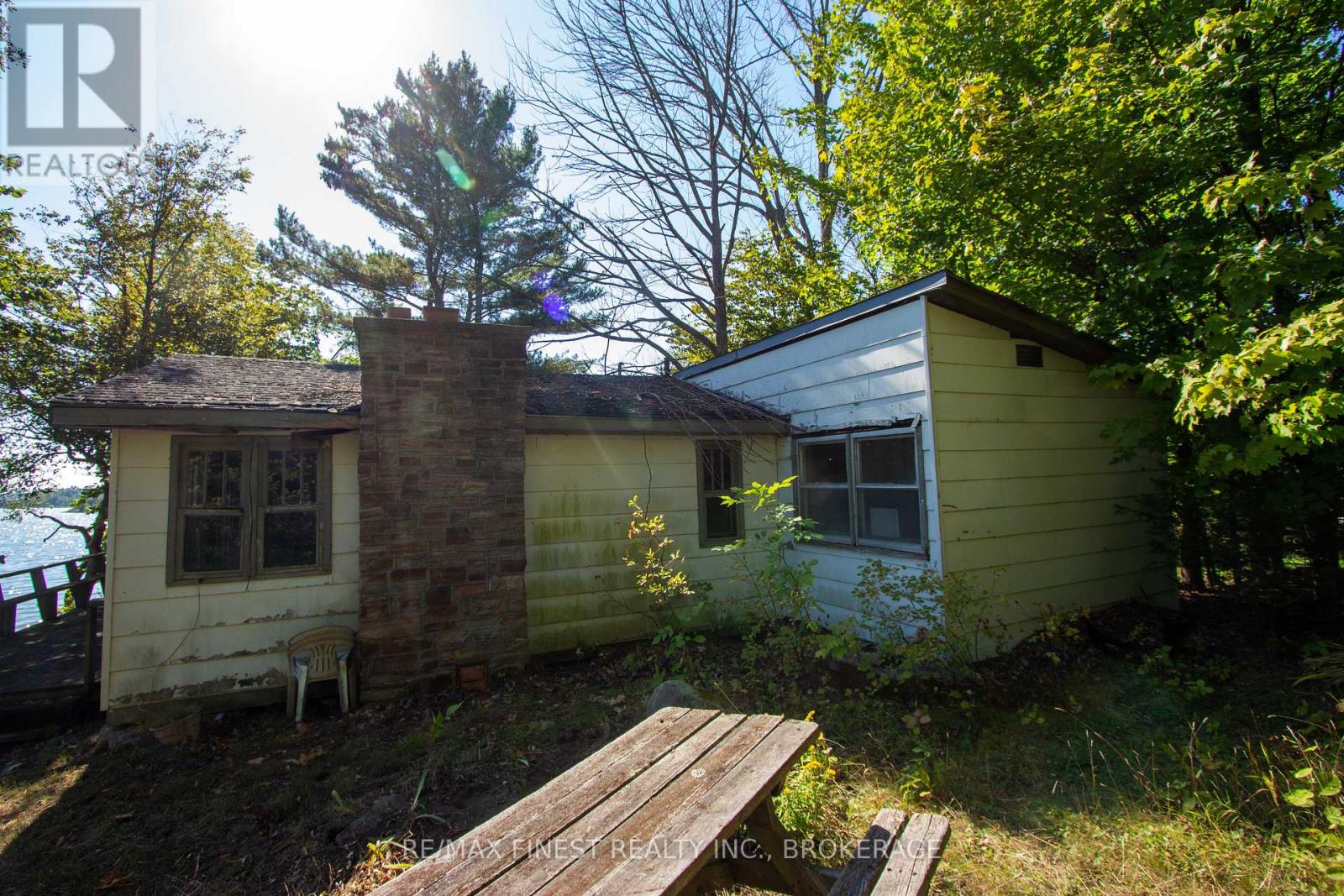 4049 HIAWATHA LANE - 38