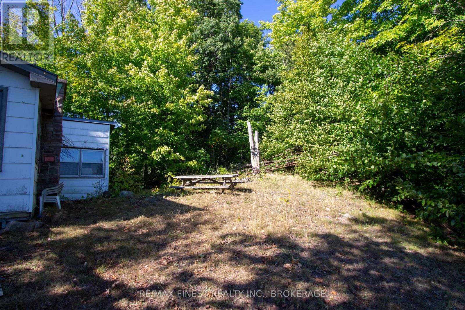 4049 HIAWATHA LANE - 39