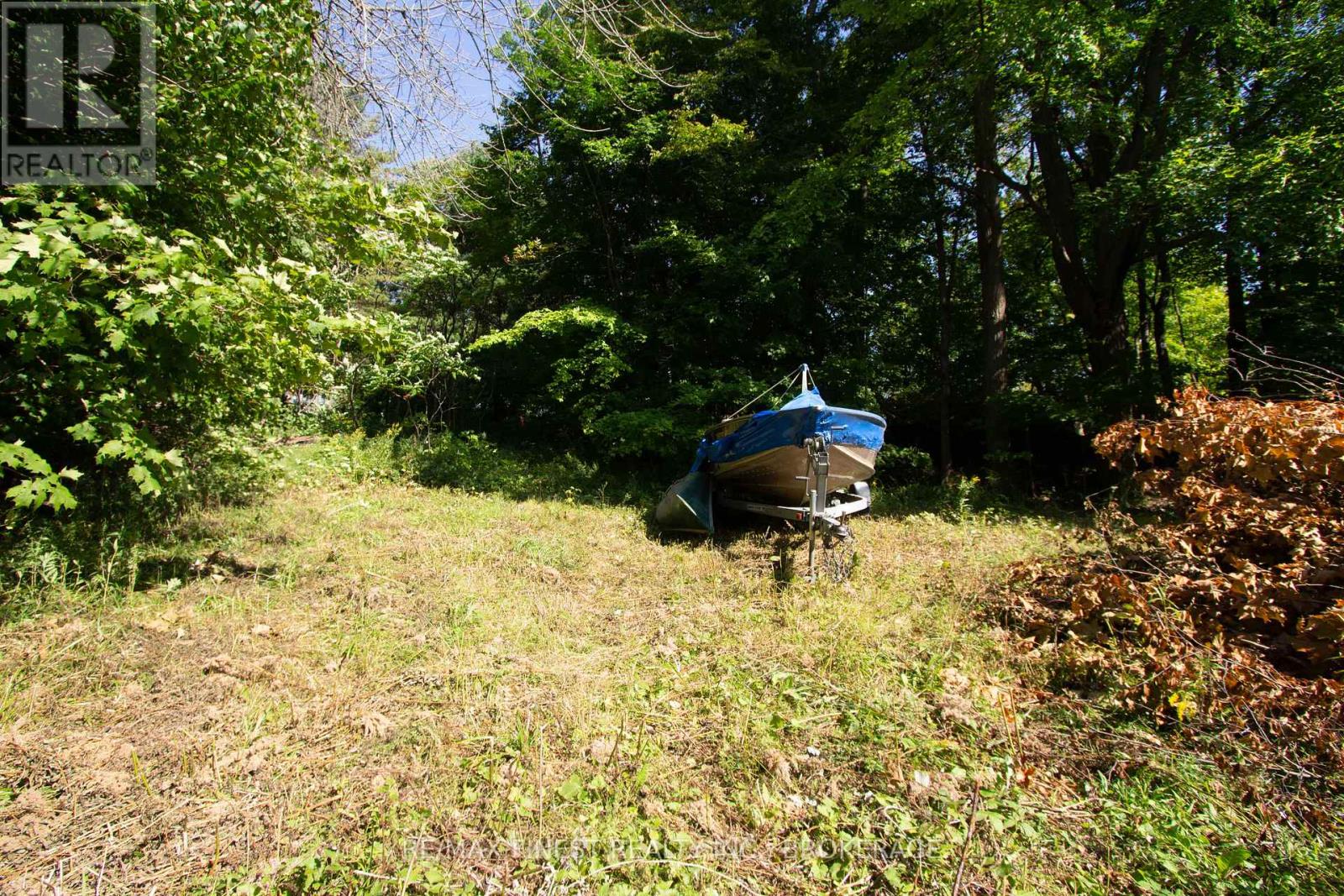 4049 HIAWATHA LANE - 43