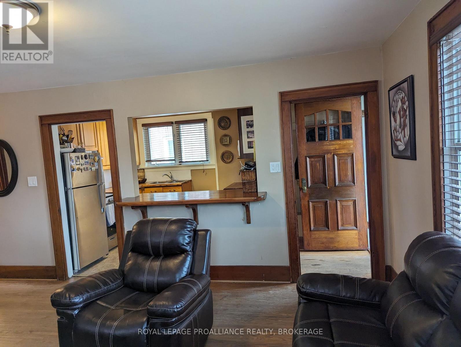 51 DUNDAS STREET - 10