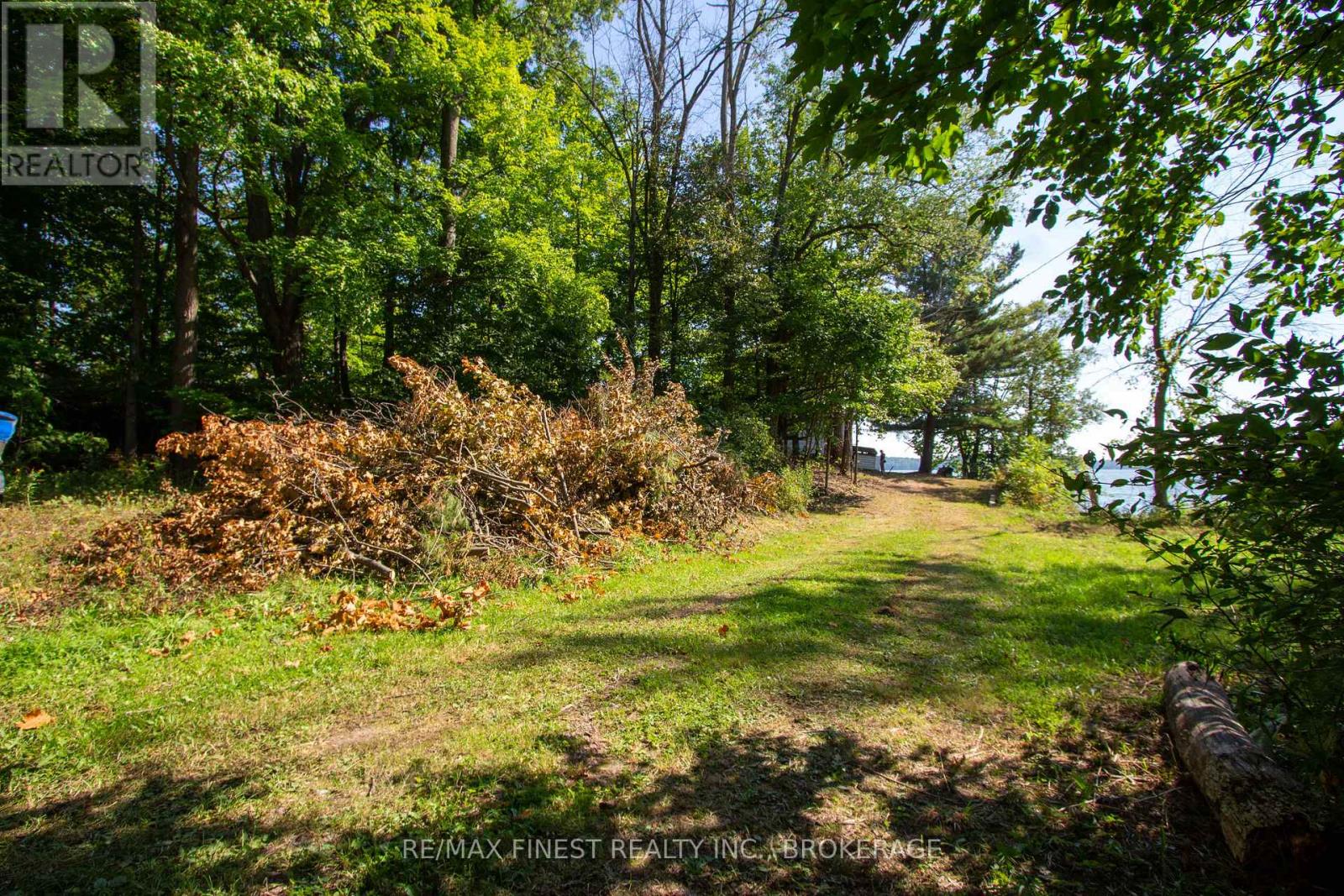 4049 HIAWATHA LANE - 42