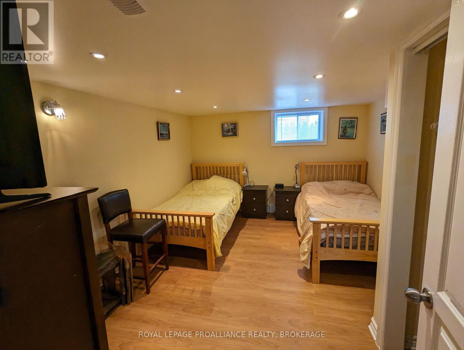 51 DUNDAS STREET - 32