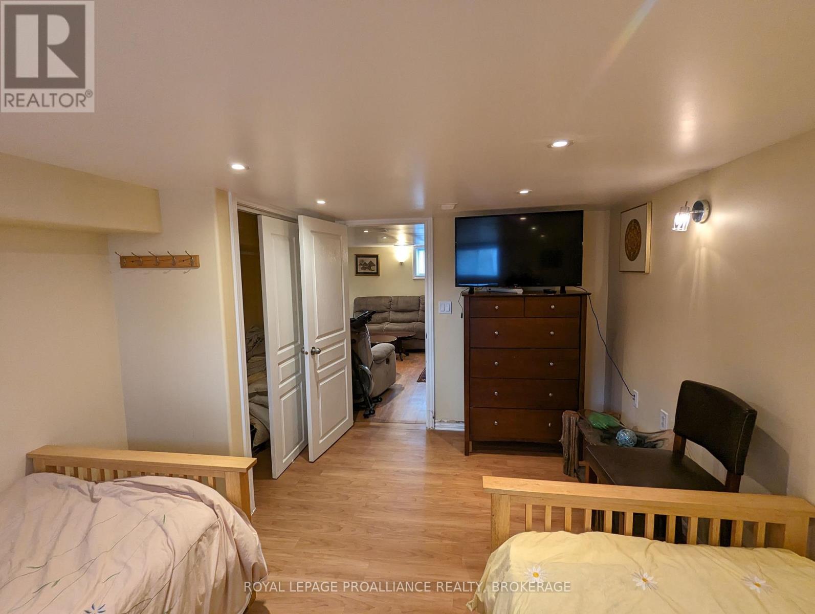 51 DUNDAS STREET - 33