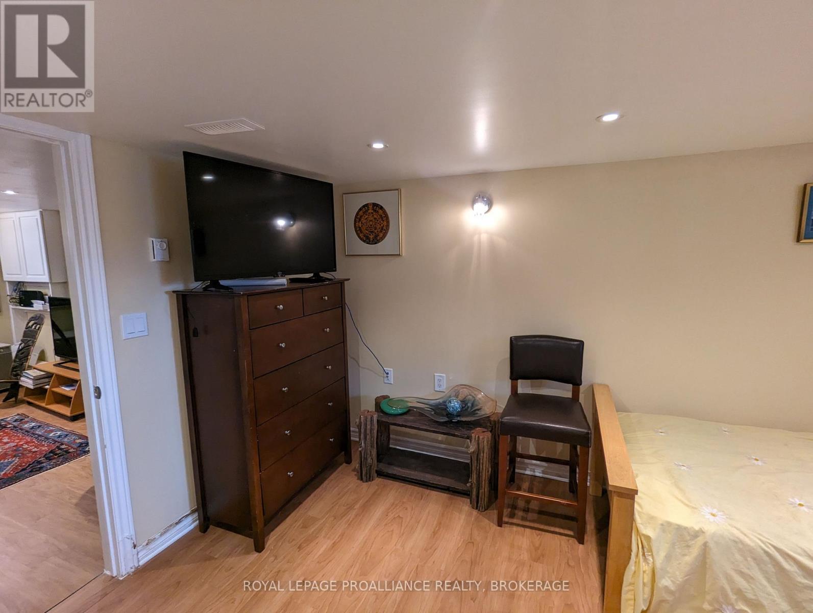 51 DUNDAS STREET - 36