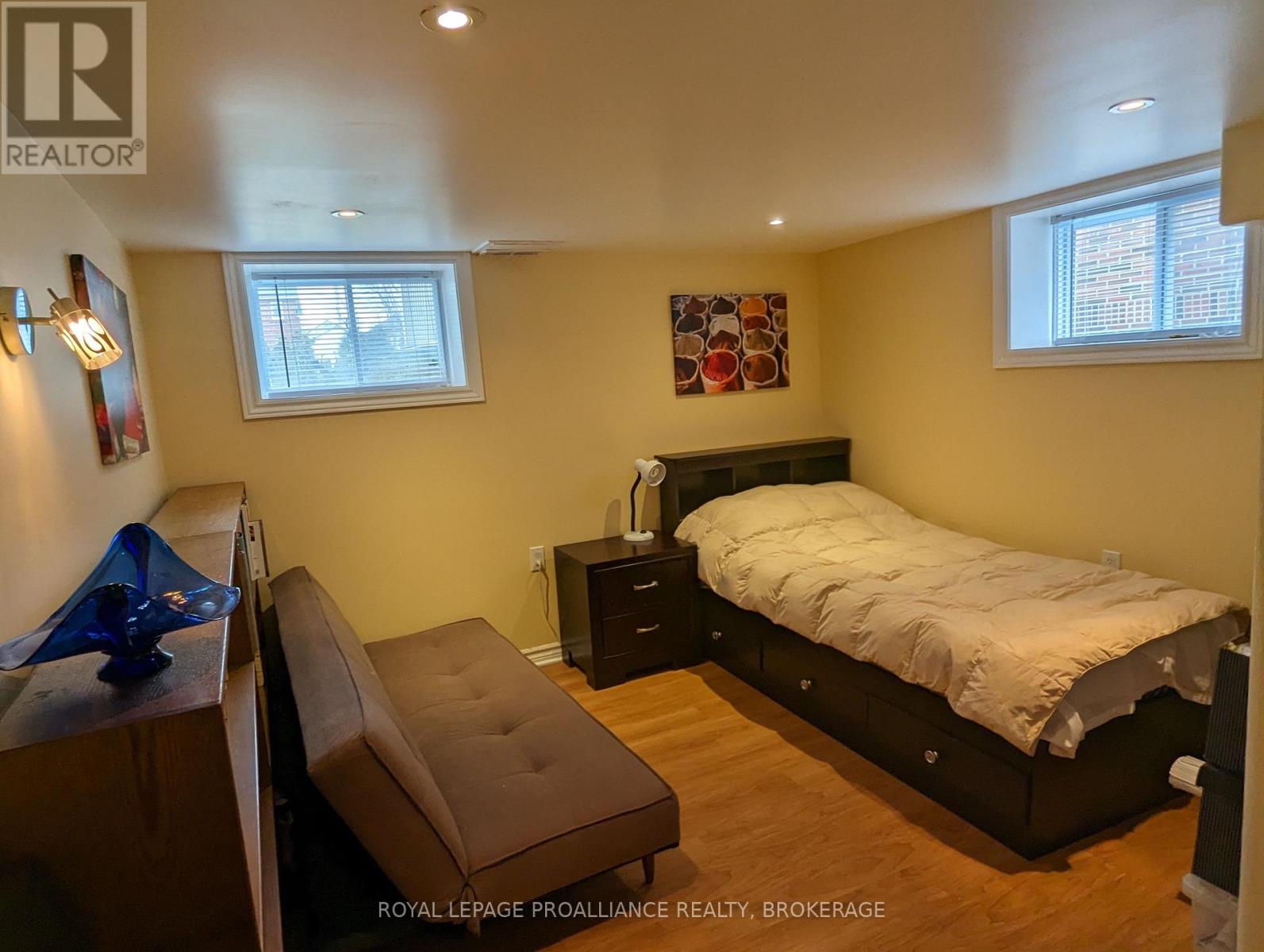 51 DUNDAS STREET - 38