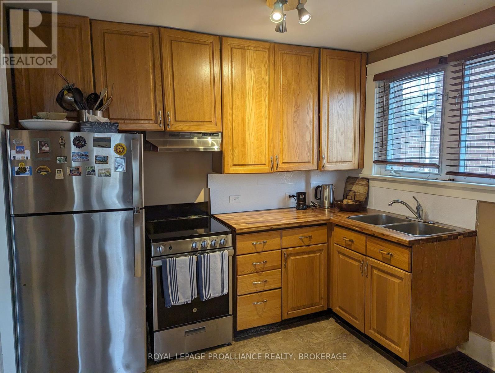 51 DUNDAS STREET - 7