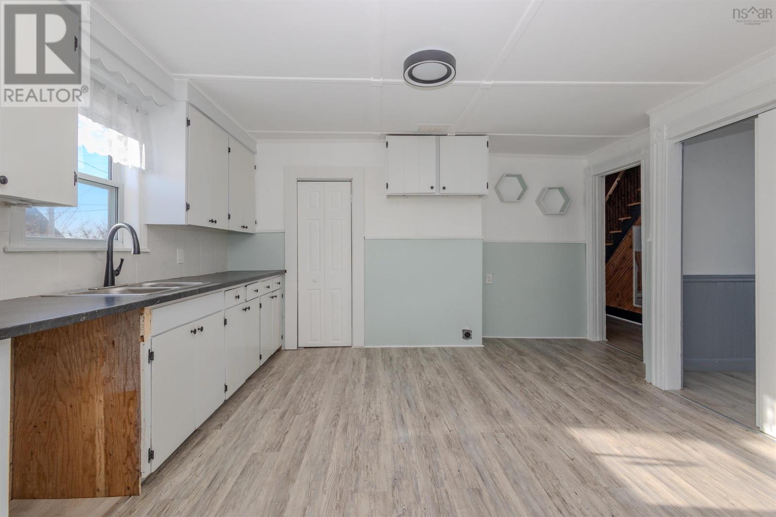 52 Pepperell Street - 17