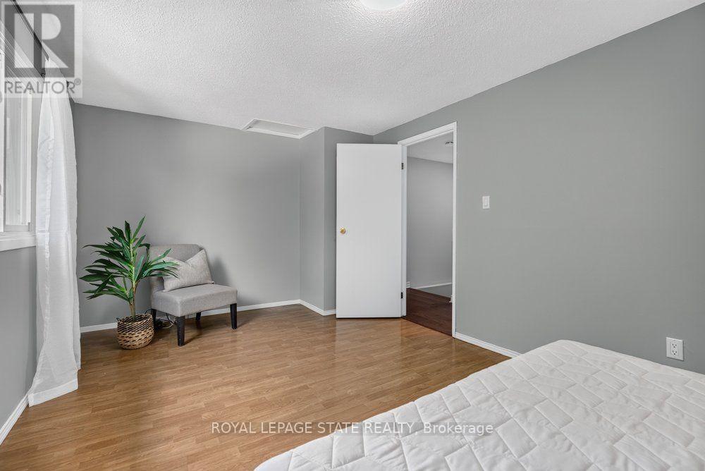 138 MEMORIAL AVENUE - 26