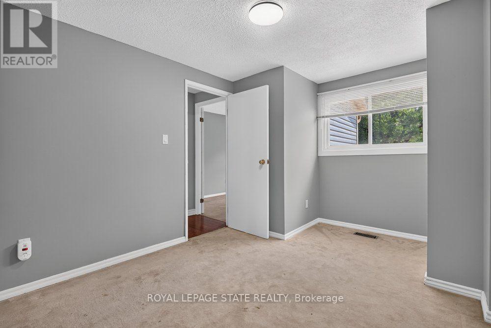 138 MEMORIAL AVENUE - 32