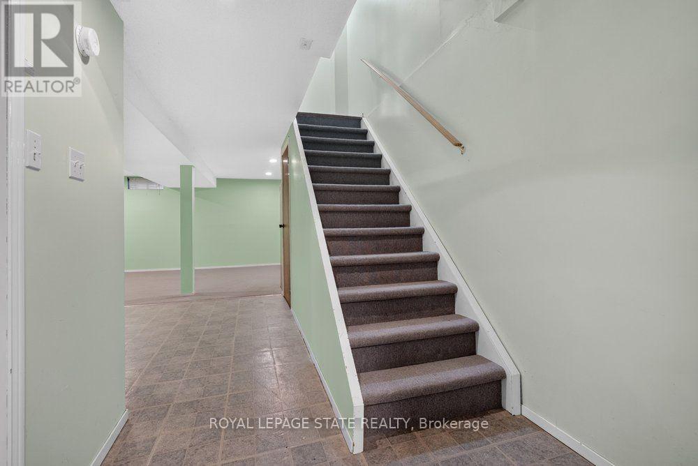 138 MEMORIAL AVENUE - 33