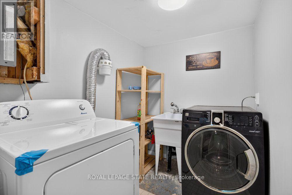 138 MEMORIAL AVENUE - 39