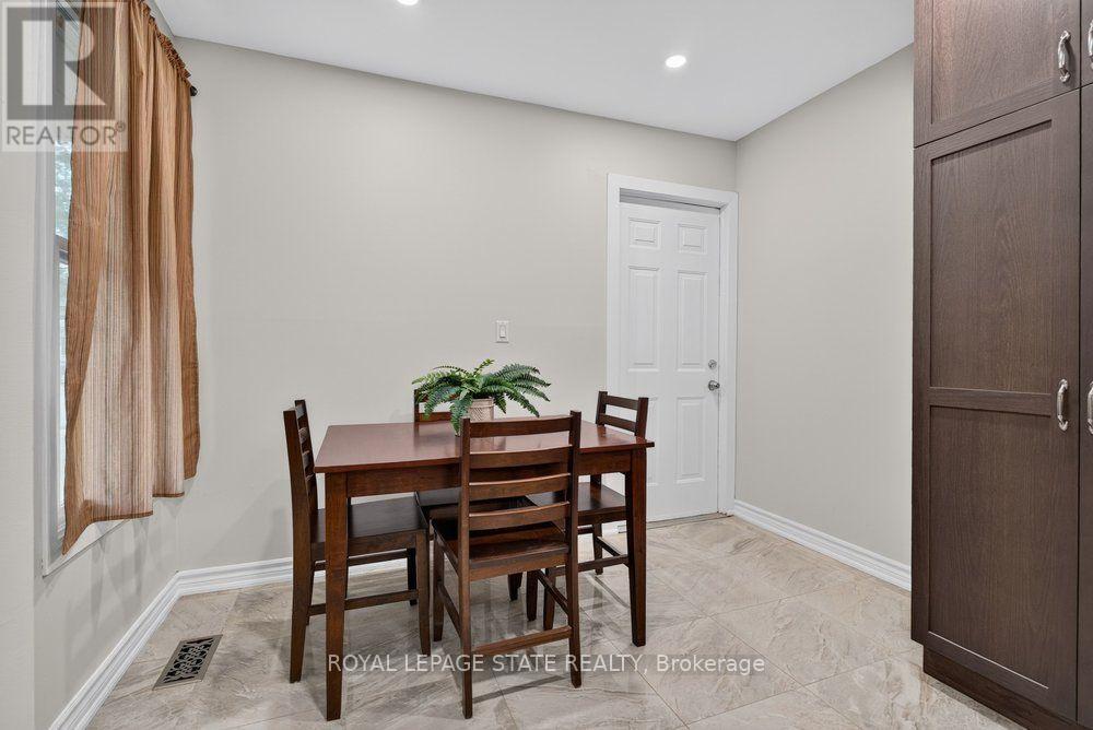 138 MEMORIAL AVENUE - 4