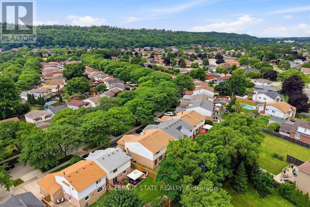 138 MEMORIAL AVENUE - 47