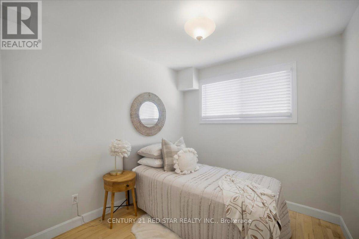 475 FORFAR STREET E - Image 14