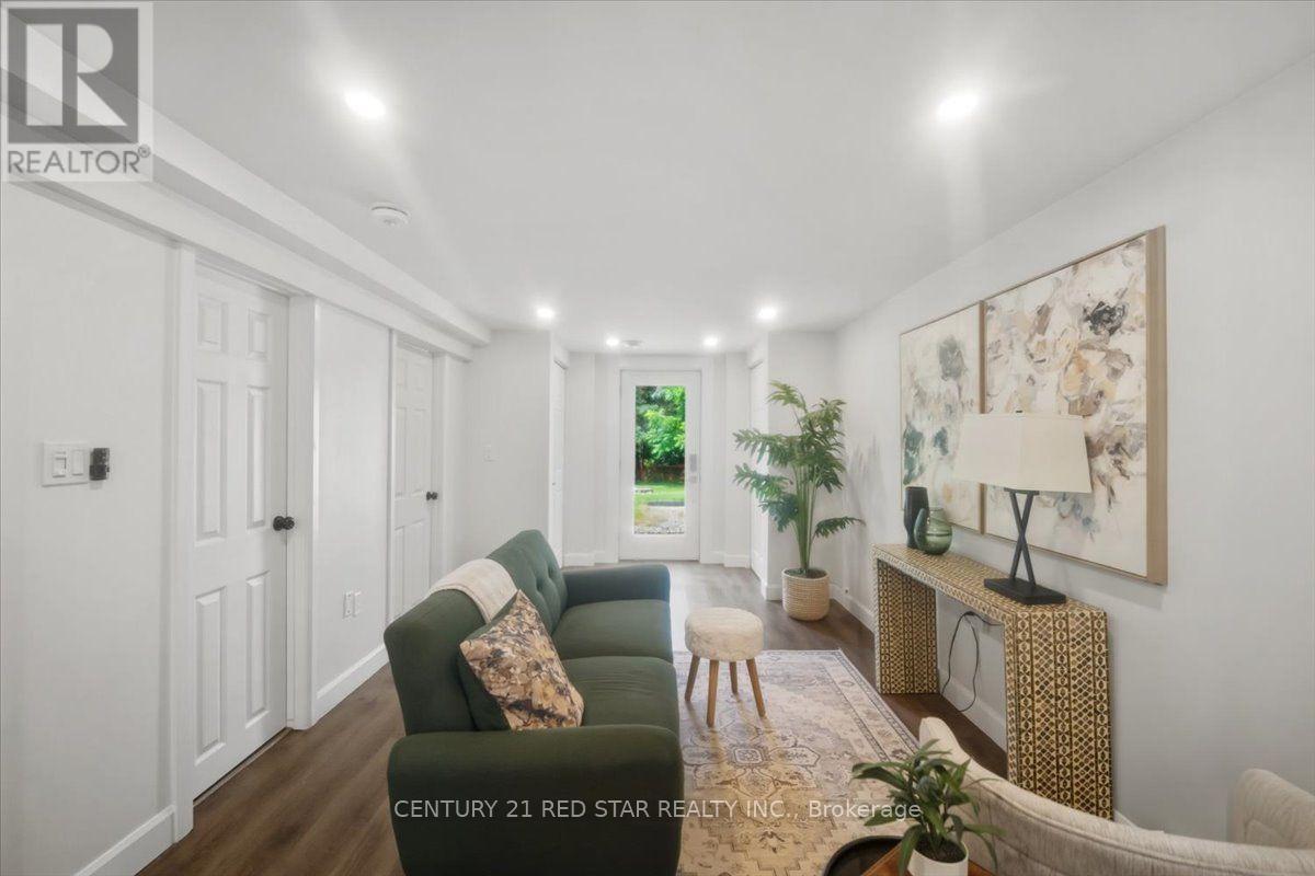 475 FORFAR STREET E - Image 20