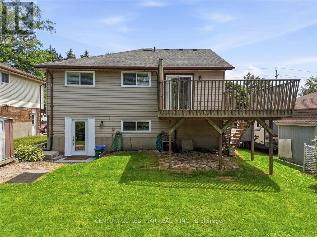 475 FORFAR STREET E - Image 28
