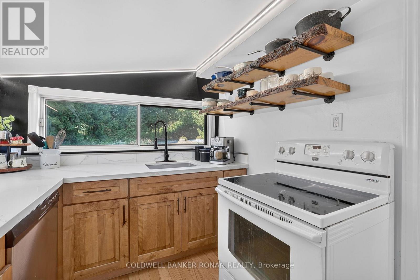 16 DEAN ROAD - Image 22