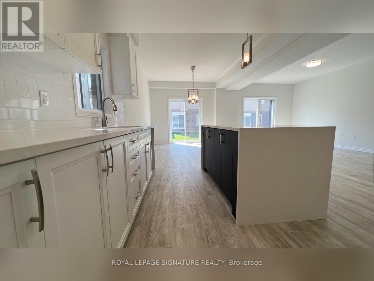 3128 TURNER CRESCENT - 4