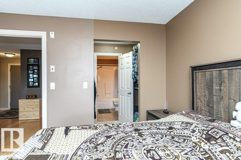 #414 4407 23 ST NW - 20