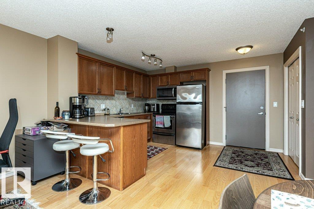 #414 4407 23 ST NW - 5
