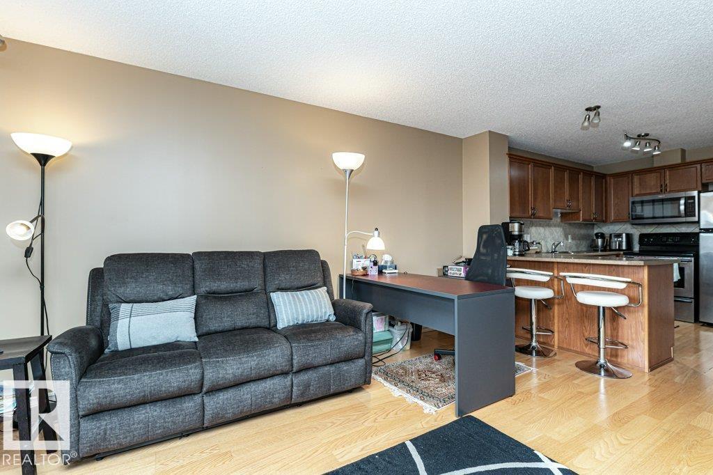 #414 4407 23 ST NW - 9