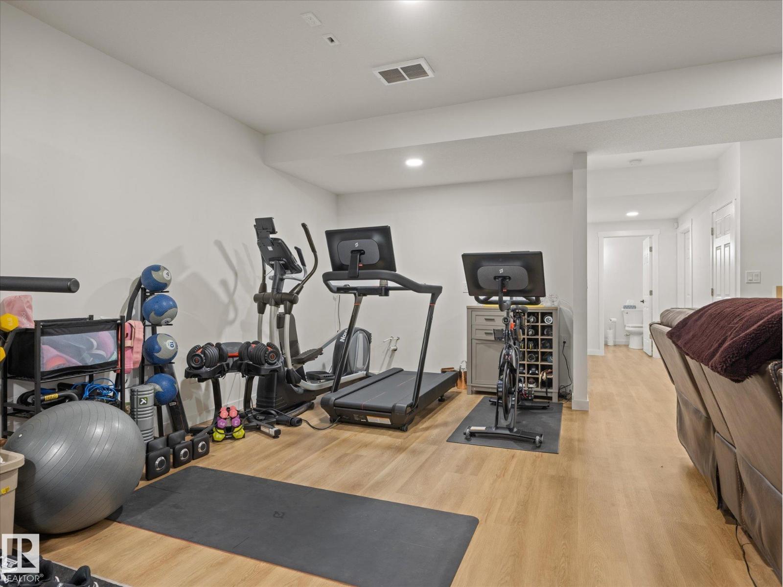 3648 6 ST NW - 34