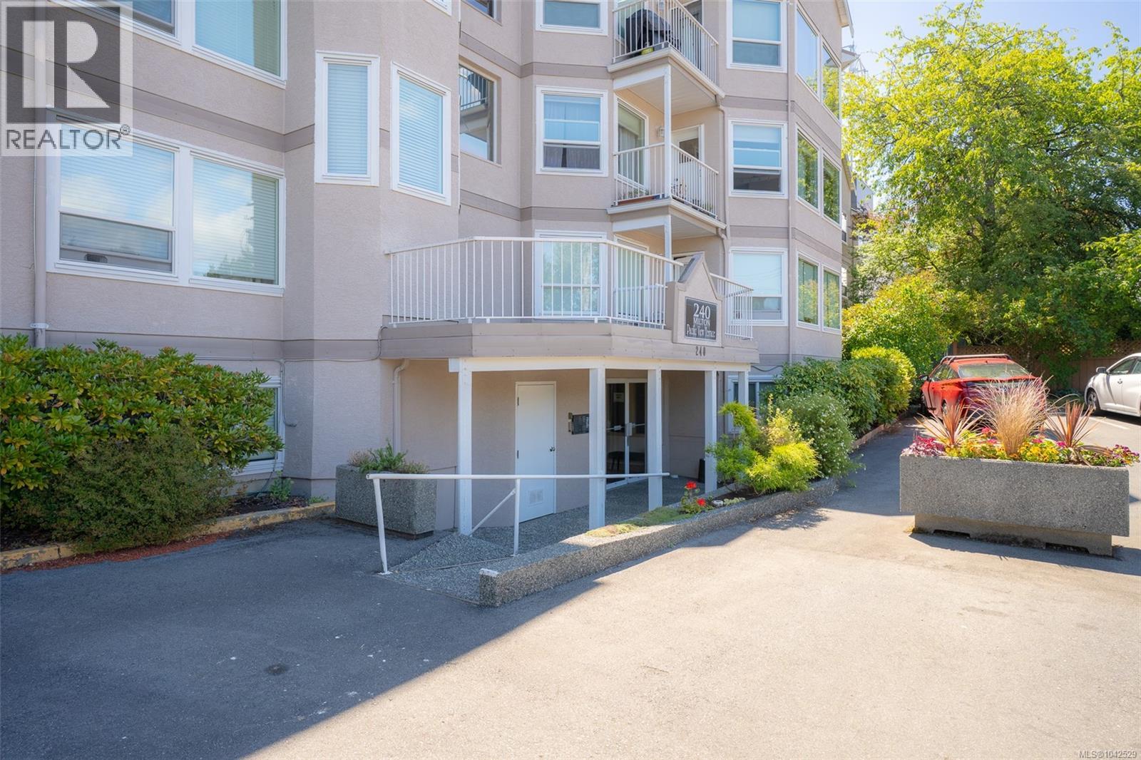 #305 240 Milton St - 4
