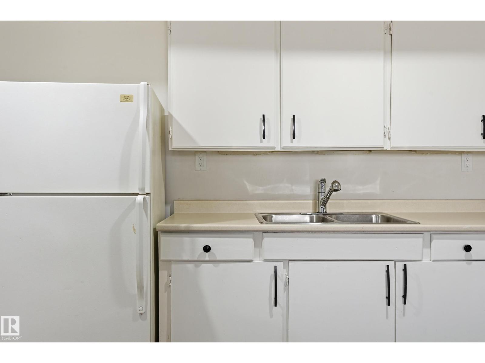 3413 135 AV NW - 16