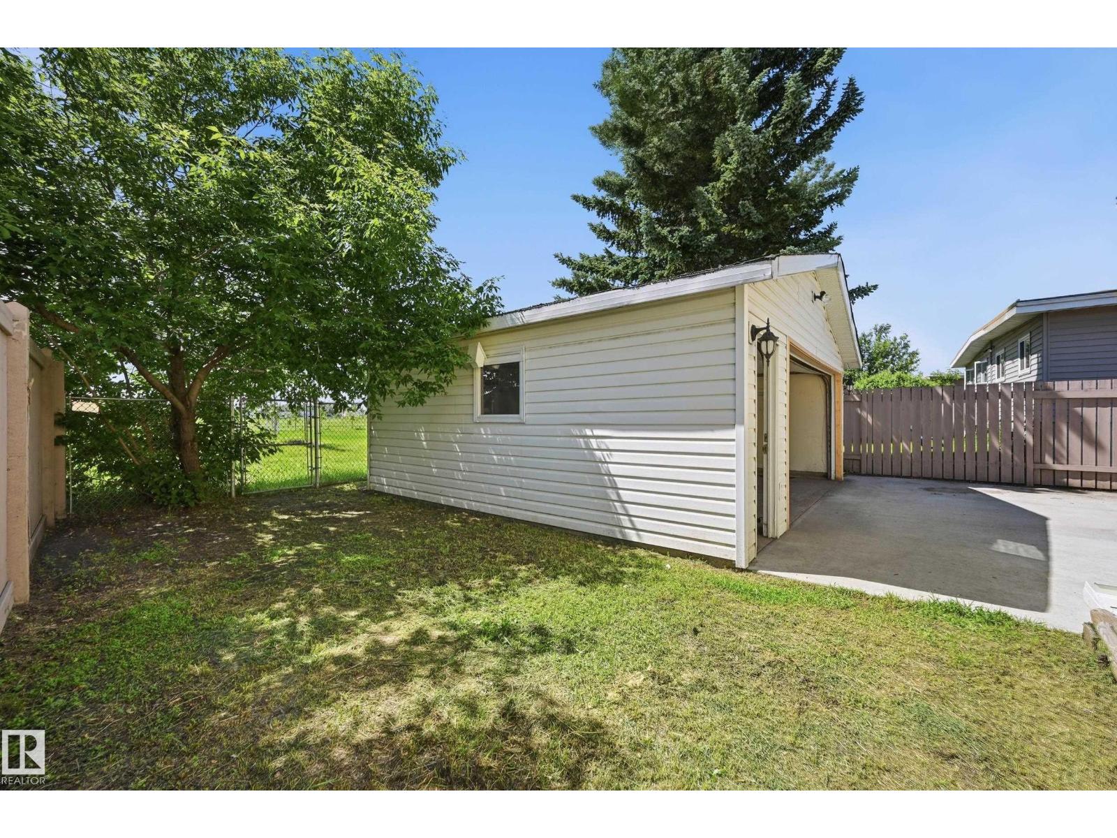 3413 135 AV NW - 29