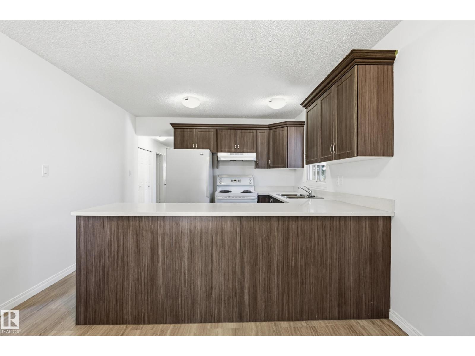 3413 135 AV NW - 4