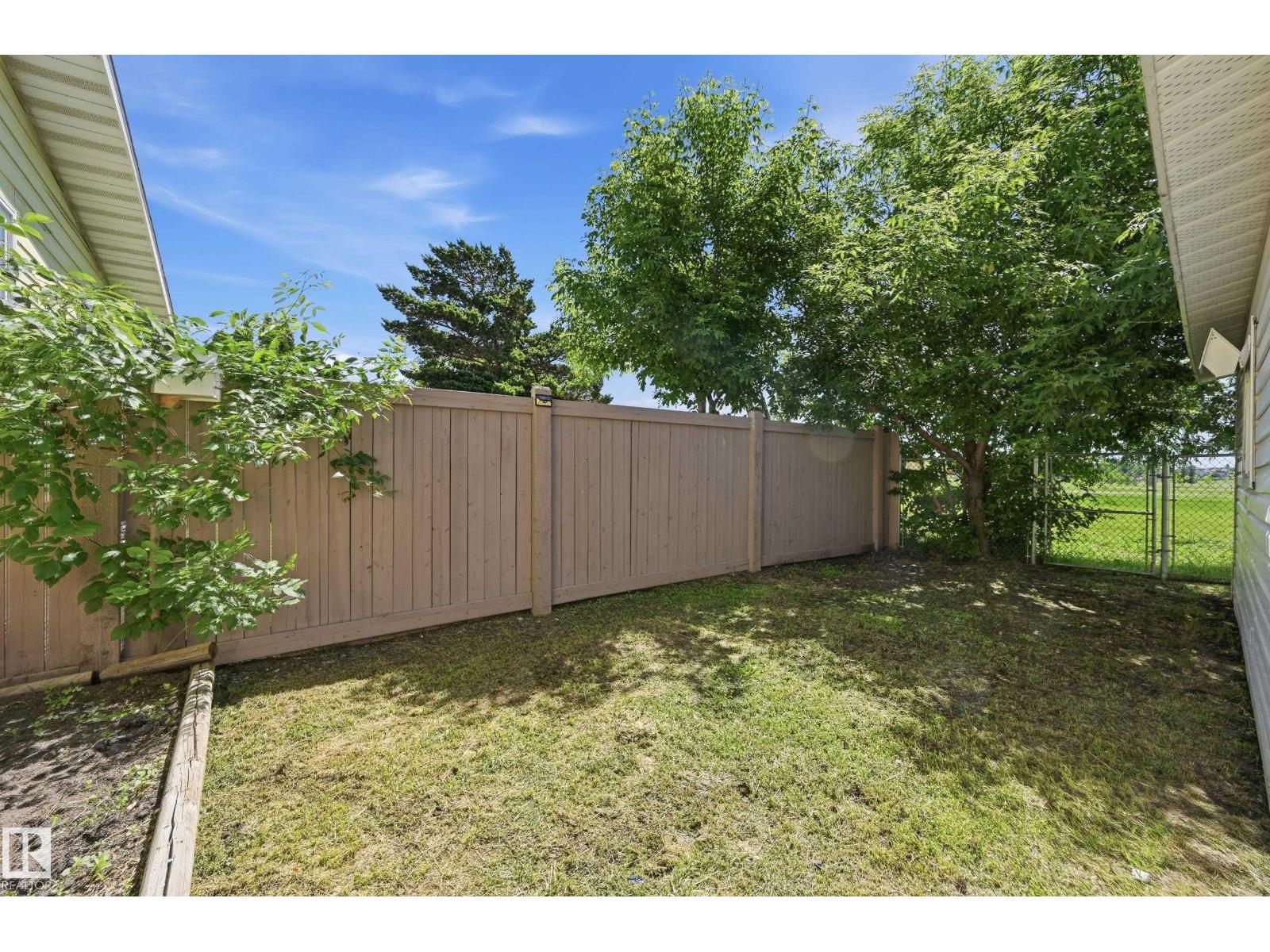 3413 135 AV NW - 26