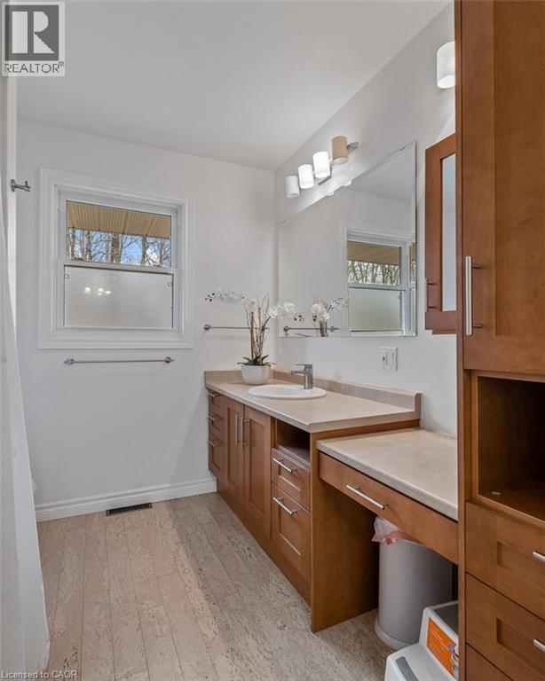 36 MAPLE HILL Drive - 21