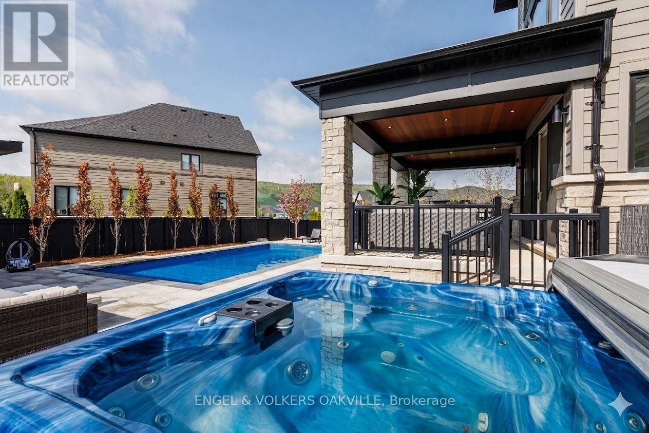 117 STONELEIGH DRIVE - 6
