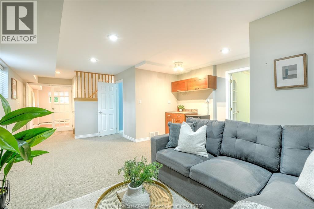 1051 CORA GREENWOOD - 28