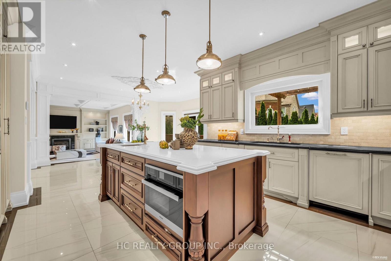 47 HILLHURST DRIVE - 16