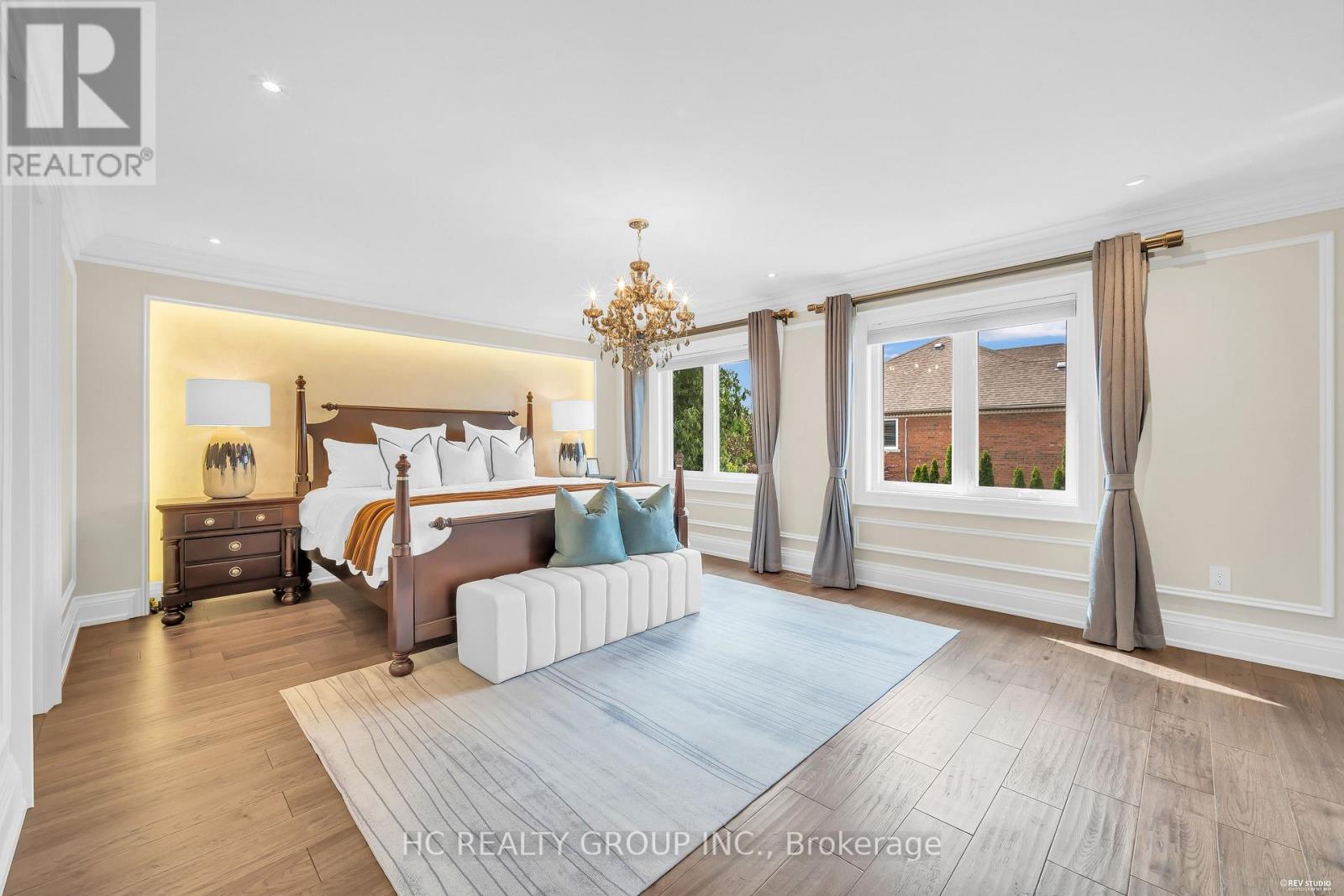 47 HILLHURST DRIVE - 22