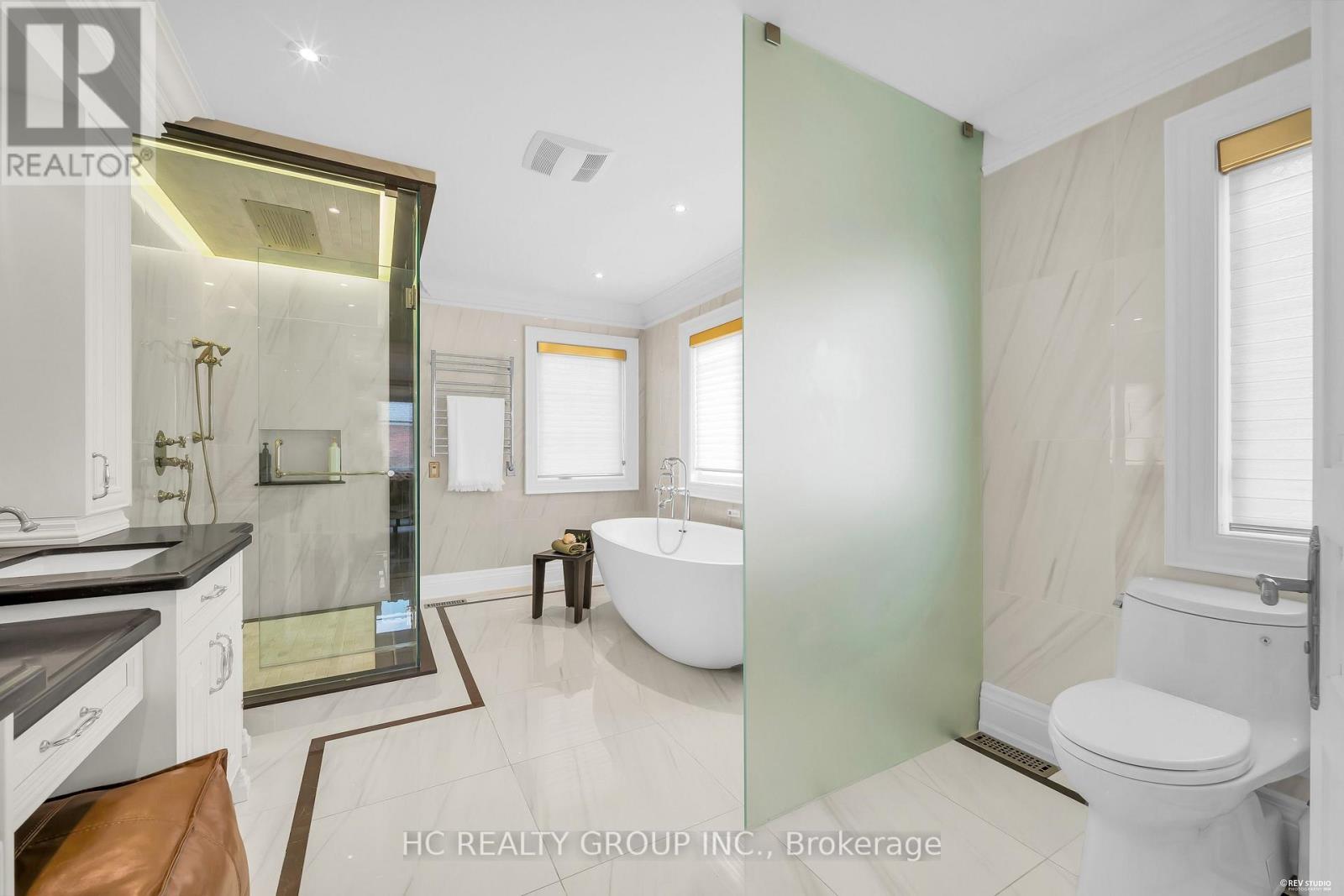 47 HILLHURST DRIVE - 27