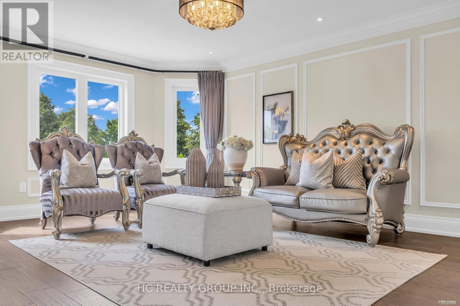 47 HILLHURST DRIVE - 24
