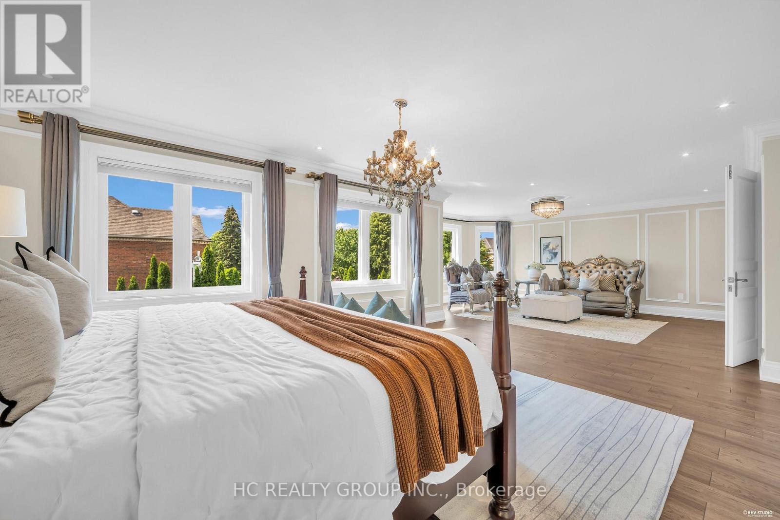 47 HILLHURST DRIVE - 25