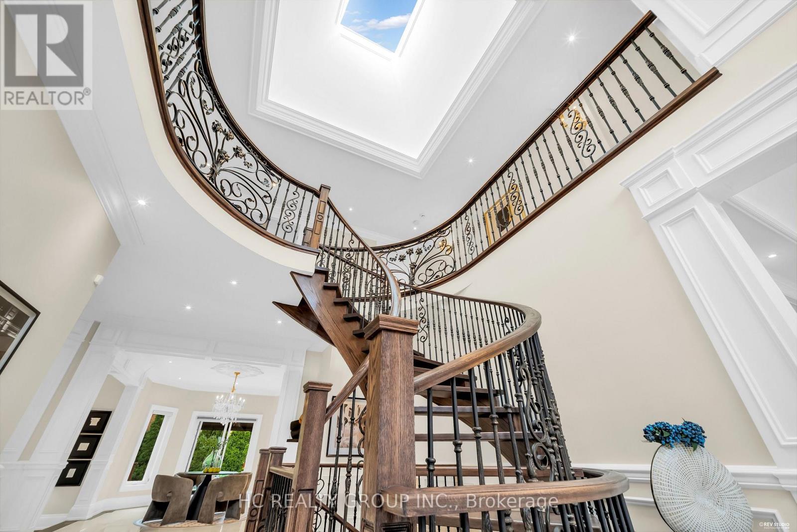 47 HILLHURST DRIVE - 6