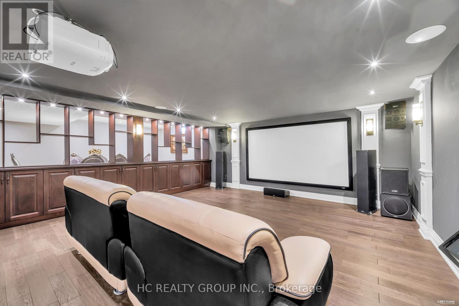47 HILLHURST DRIVE - 39
