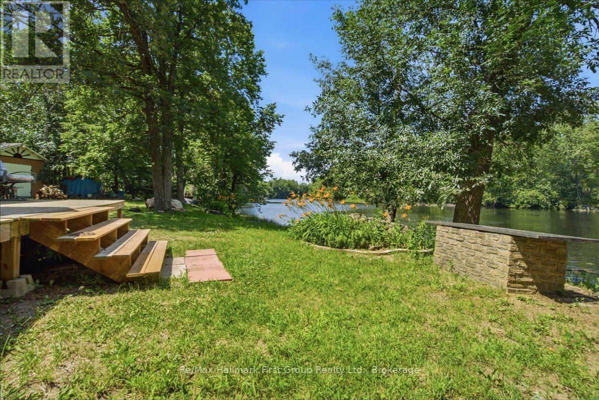 28 BIRCH LANE - 40