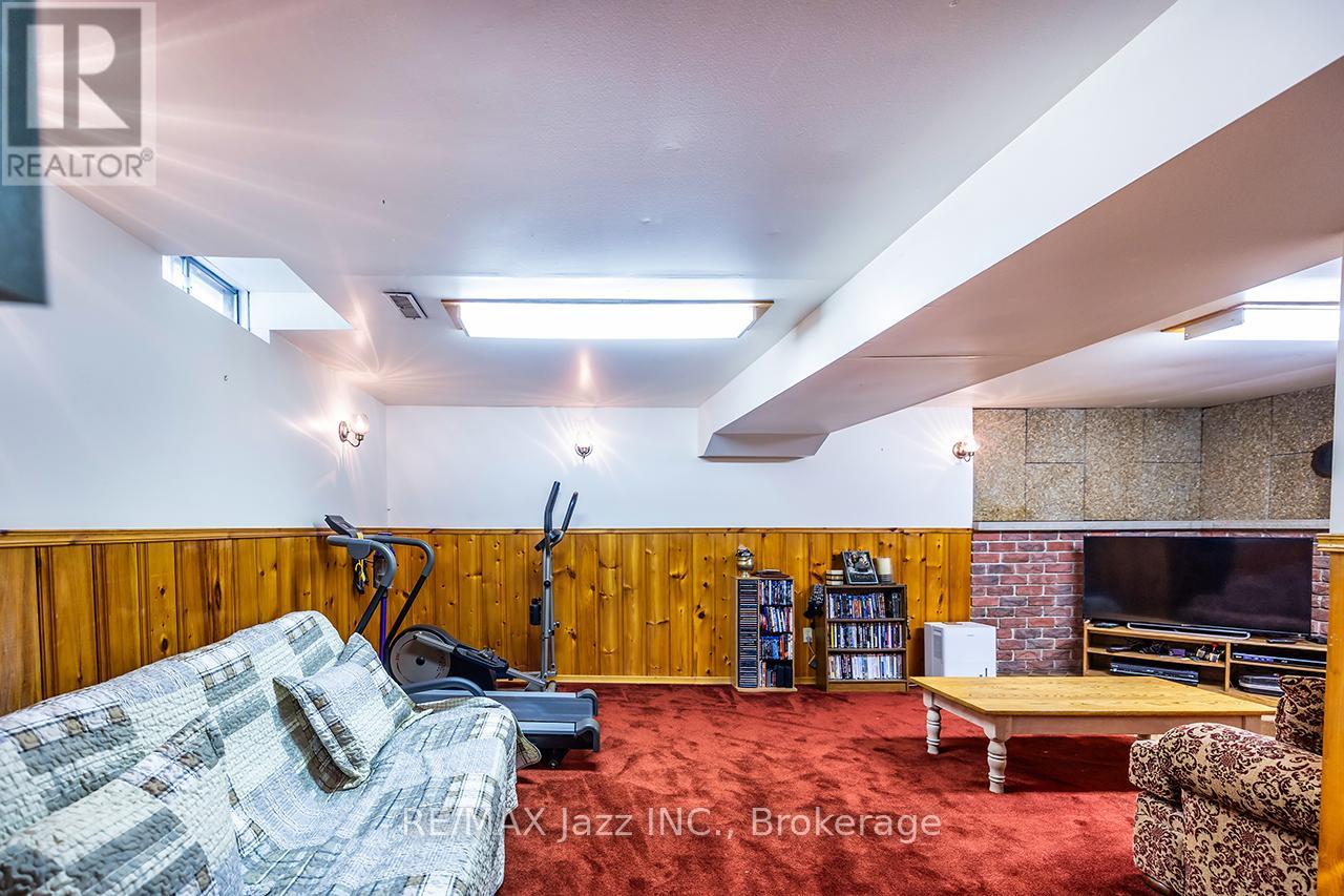759 COBBLERS COURT - Image 32