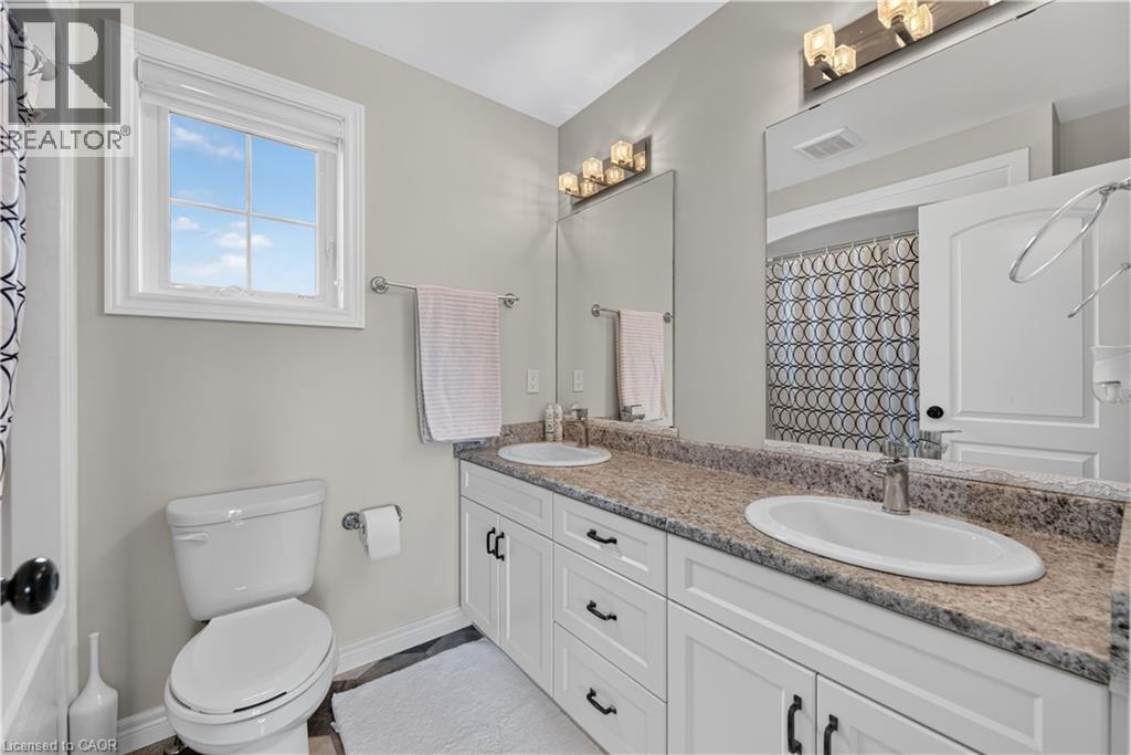 5-bedroom home for sale at 21 MORNING GLORY Drive, Tillsonburg ON · photo 30 of 43