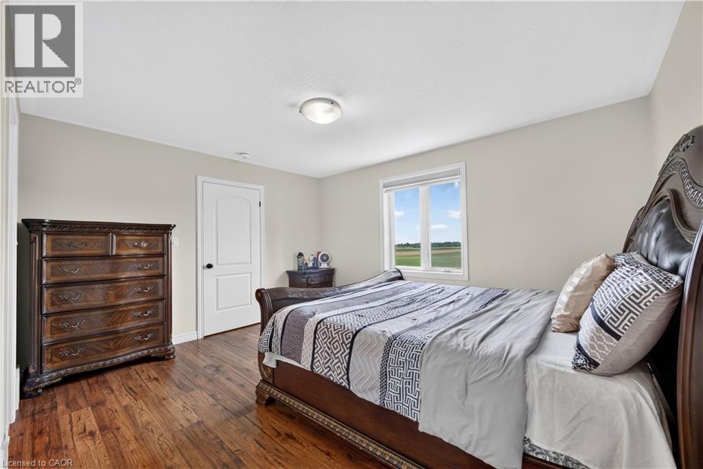 5-bedroom home for sale at 21 MORNING GLORY Drive, Tillsonburg ON · photo 31 of 43