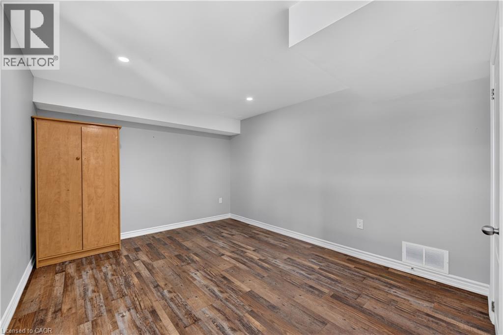 5-bedroom home for sale at 21 MORNING GLORY Drive, Tillsonburg ON · photo 37 of 43