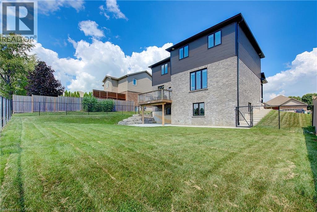 5-bedroom home for sale at 21 MORNING GLORY Drive, Tillsonburg ON · photo 41 of 43