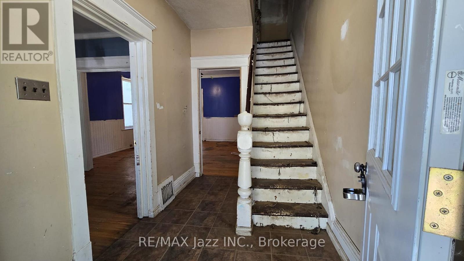 629 BROWN STREET - 4